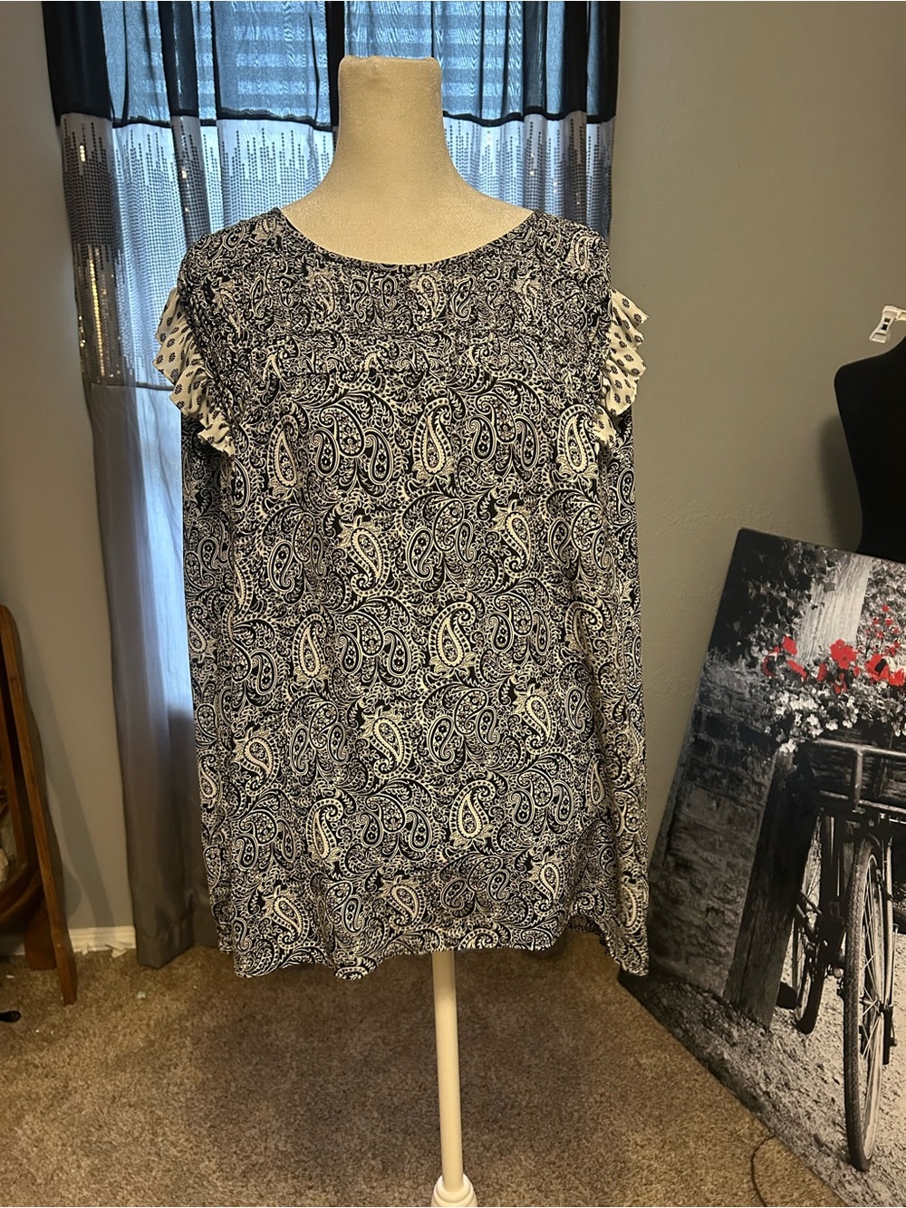 LOFT Navy and White Paisley Ruffled Sleeve Blouse